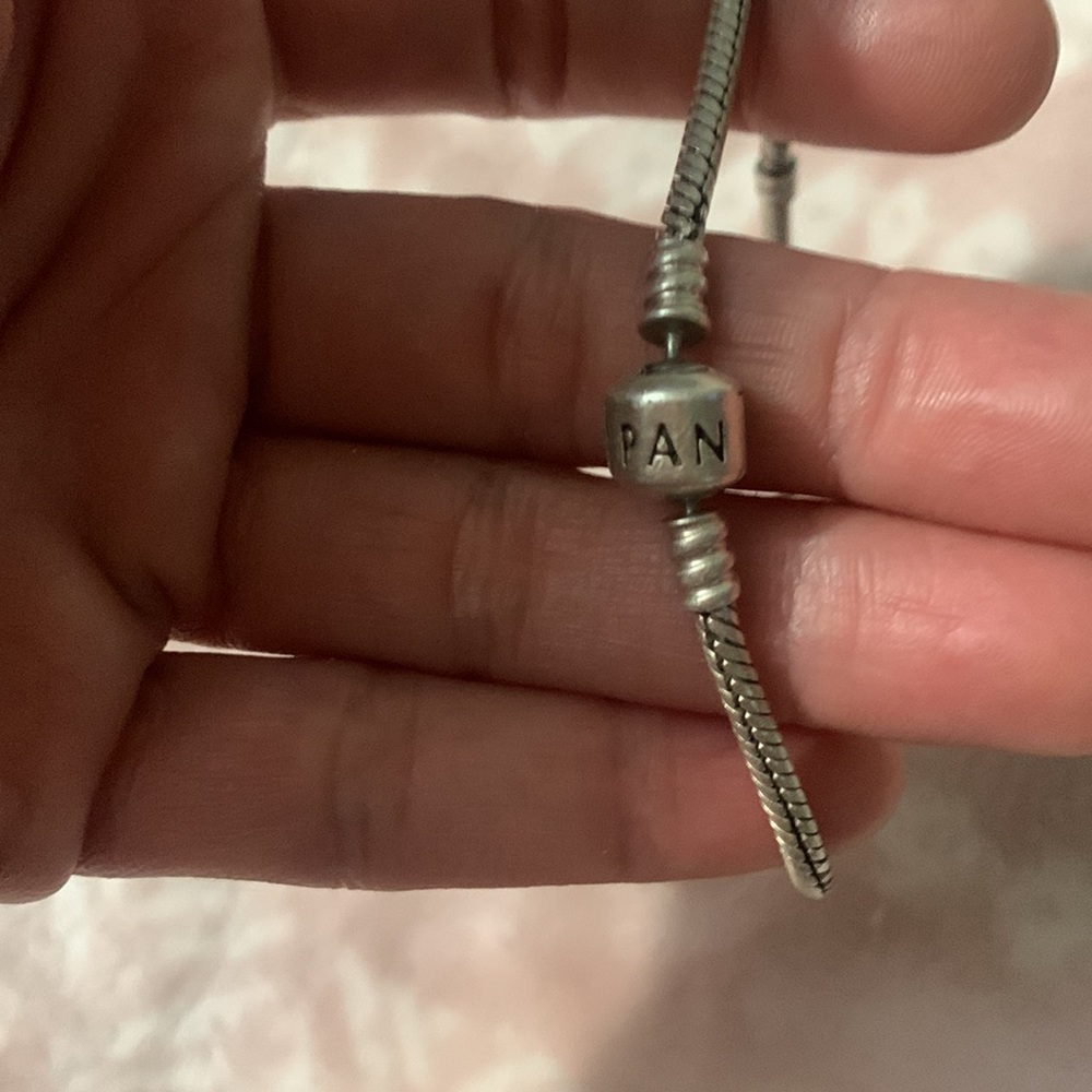 (9.25)Pandora bracelet (9 inch)